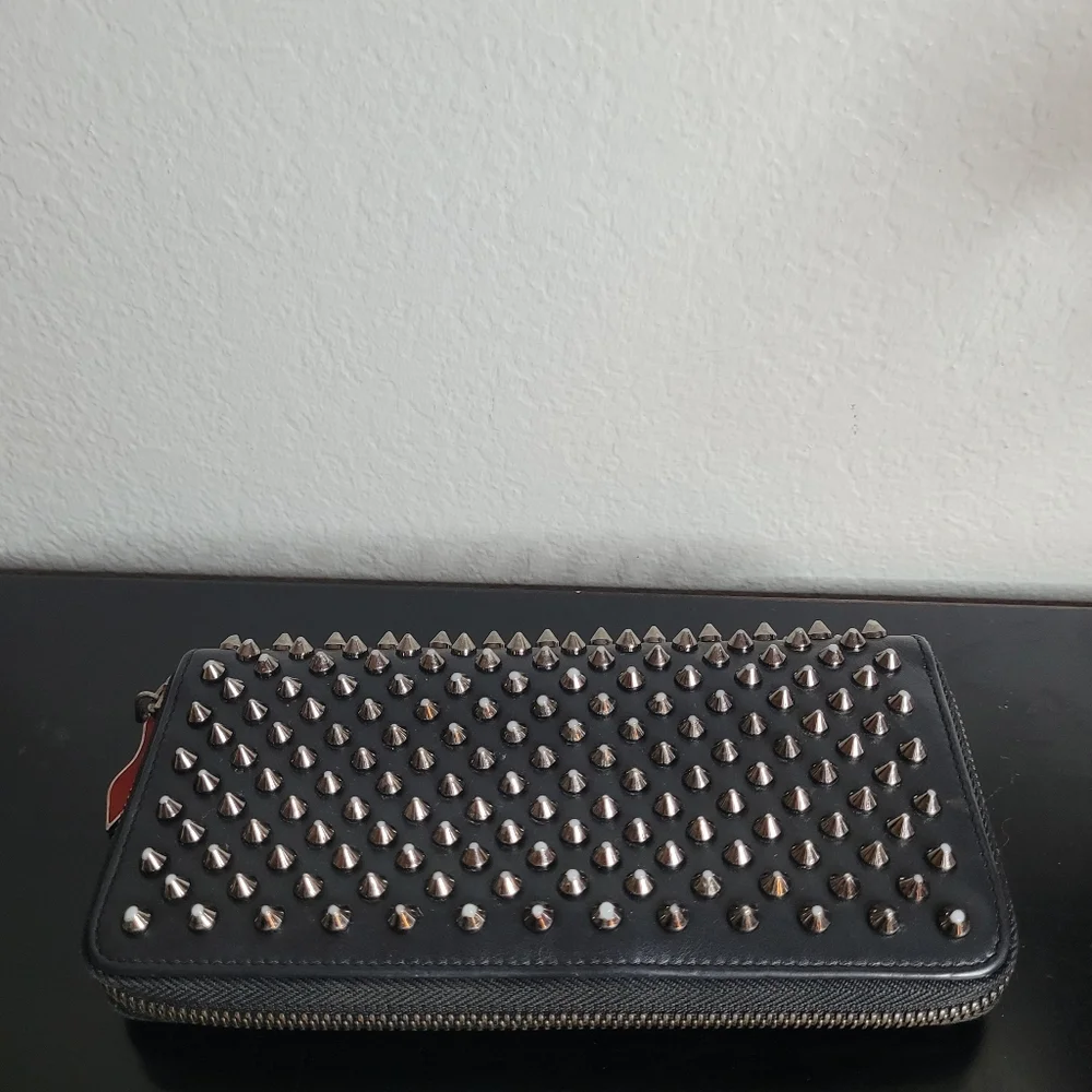 Christian Louboutin Long Wallet Panettone gunmetal/silvery Studs - Picture 4 of 15